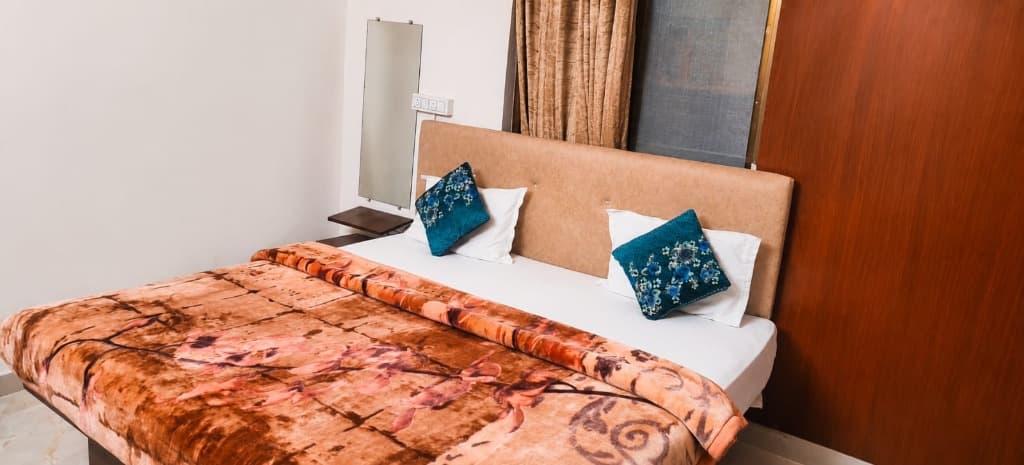 Deluxe Double Bed